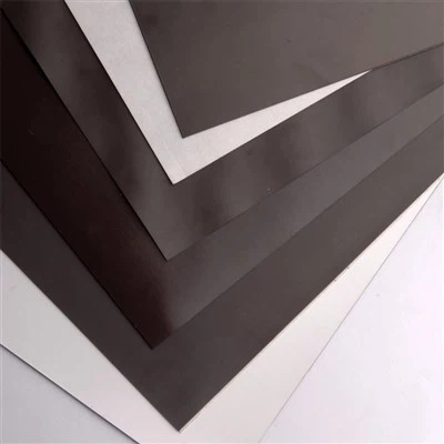 Folhas magnéticas flexíveis com adesivo